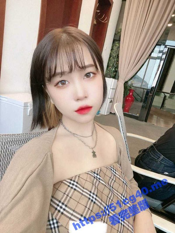 山东济宁马女士 在家发骚刮毛自拍勾引同事被投稿流出 骚娃有男友还勾搭同事真是骚-51吃瓜网