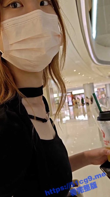 商场偷拍 极品身材小姐姐 丝袜破个洞 从卫生间出来丝袜脱了 没穿内裤漏出肉缝-51吃瓜网