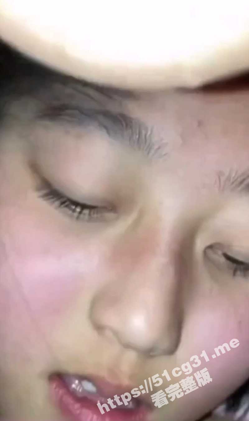 兄弟们 这个是真的喜欢！萝莉少女被男友粗暴调教 女上位骑乘 这脸上的潮红太TM棒了 - 51吃瓜网-51吃瓜网