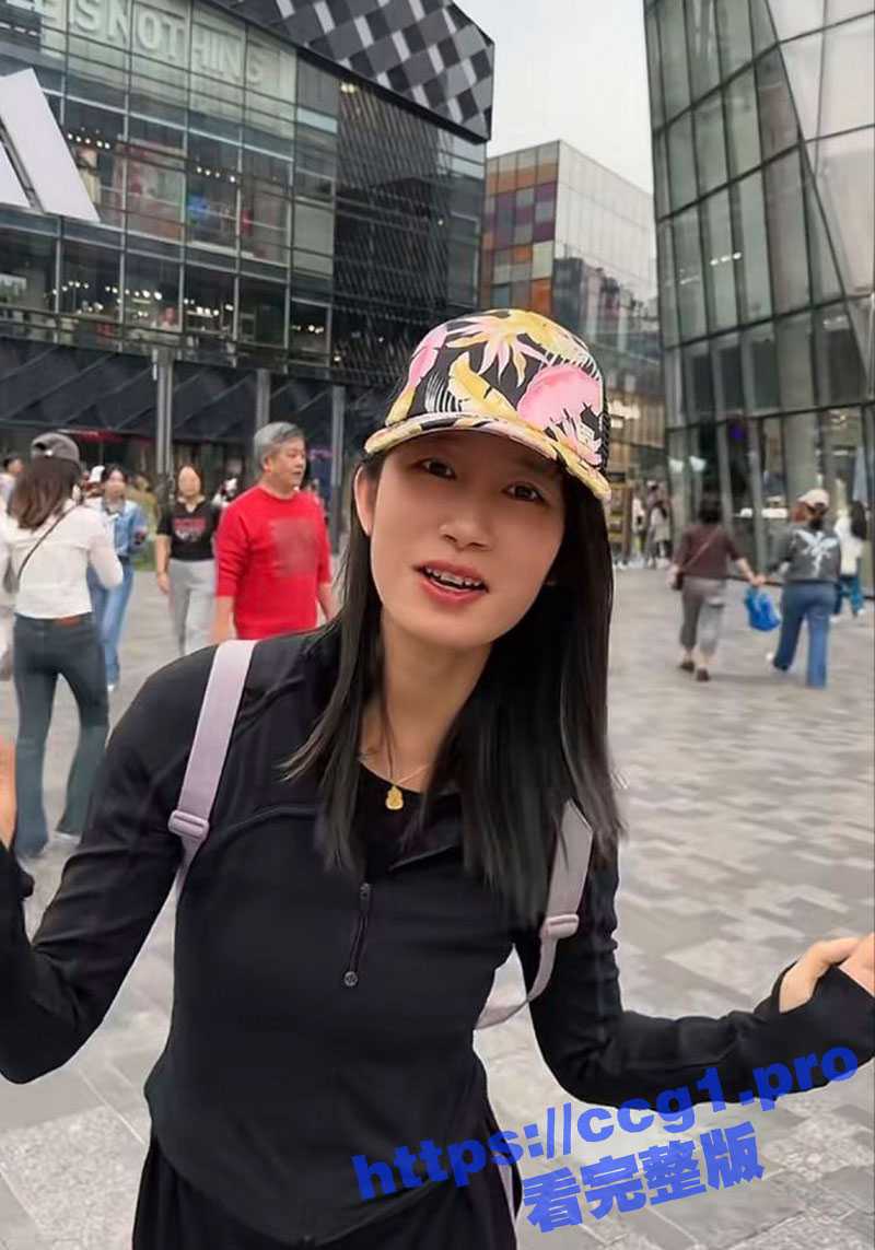 北京37岁的单身离异少妇 范小萌 在抖音直播期间 主动约榜一大哥到家里做爱！ - 51吃瓜网-51吃瓜网