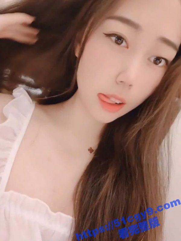 高颜值极品女大学生裸聊视频流出 粉嫩大奶水晶棒乳交 肛塞玩弄白虎骚穴和菊花！-51吃瓜网