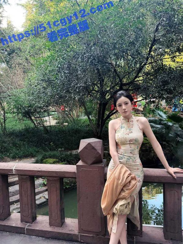 快手280w粉御姐网红 鑫鑫姐629 直播惩罚浑身爬满面包虫 抬手瞬间巨乳一览无余 这帮网红是真没有底线啊！-51吃瓜网