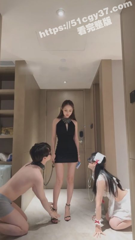 极品御姐调教高颜值情侣 日常伺候主人下班 用舌头帮主人清理身体 各种调教玩弄属实炸裂！-51吃瓜网