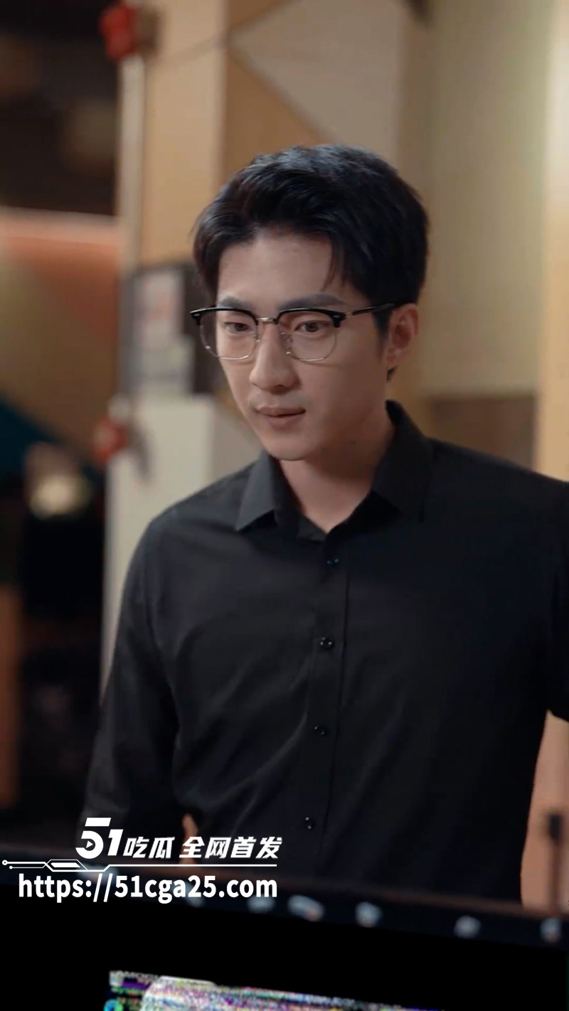 擦边短剧《我是网管也是超级大神》计算机大神被开除还戴绿帽 一气之下跑到网吧开启传奇人生！ - 51吃瓜网-51吃瓜网