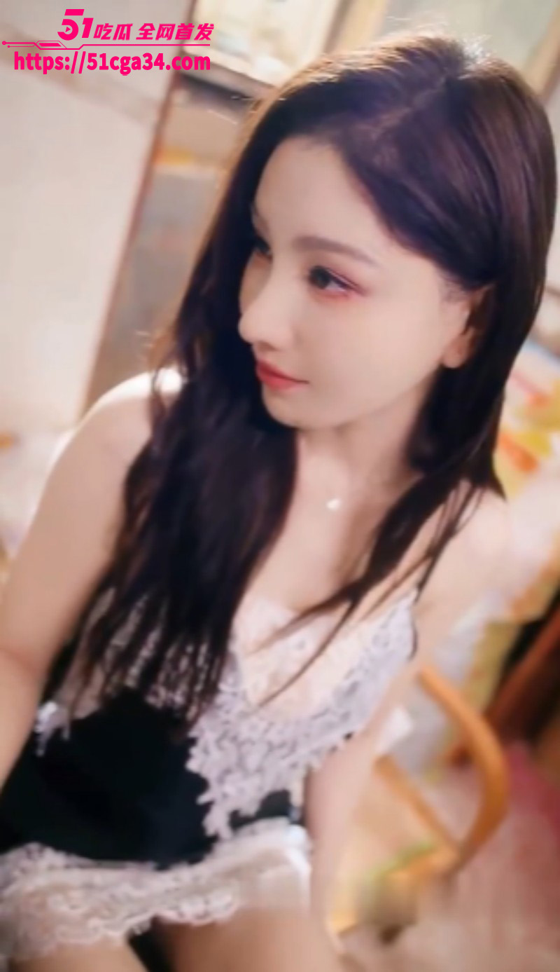 擦边短剧《善良的嫂子》职场废柴垂涎性感嫂子频做春梦 醒来后又被其疯狂暗示色诱！ - 51吃瓜网-51吃瓜网