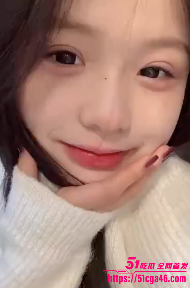 海角乱伦大神 调教亲姐姐 新作 女朋友在客厅玩手机 我在房间里干她闺蜜 全程露脸手指抠嘴爆菊！ - 51吃瓜网-51吃瓜网