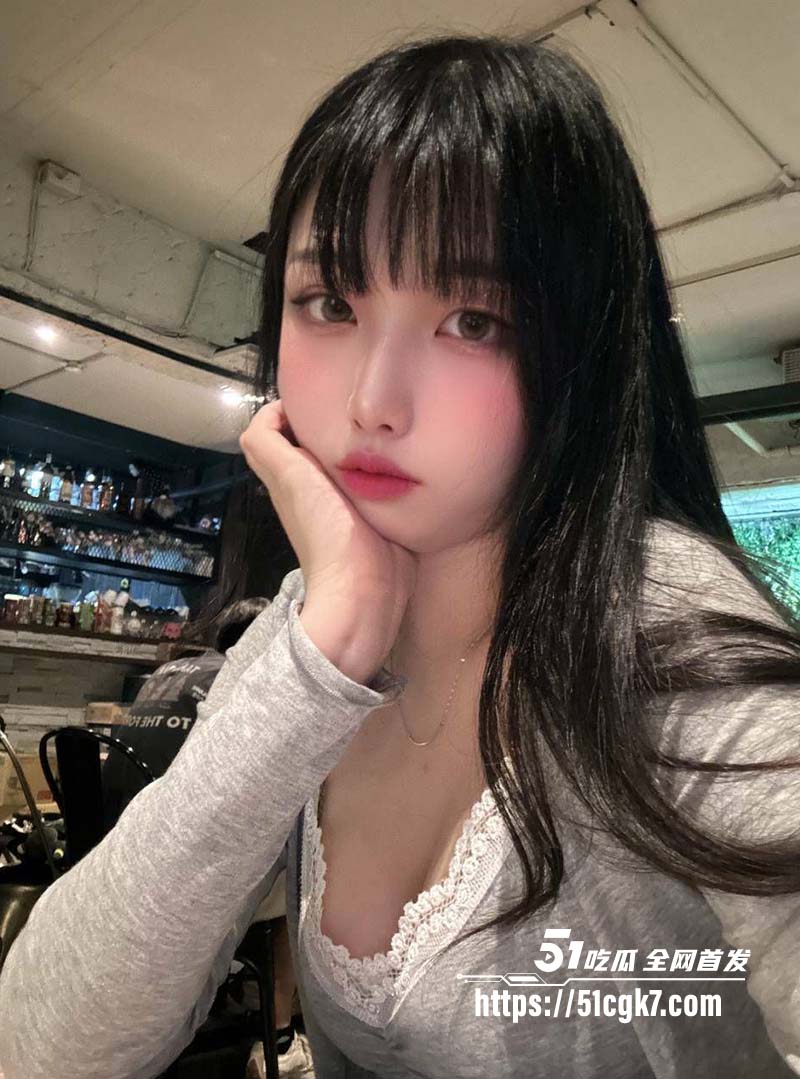 杭州女大学生反差母狗曝光 有钱就能操 被金主爸爸各种无套狂插 两个大奶子都快甩出屏幕了 - 51吃瓜网-51吃瓜网