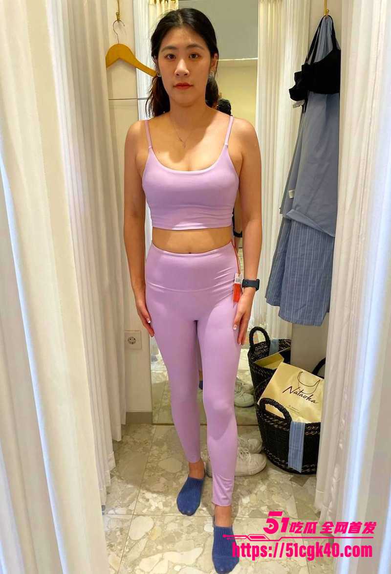 风骚气质人妻不雅视频流出 反差少妇出轨彻底放荡 露脸狂舔主人肉棒 足交撩骚被无套爆操 ! - 51吃瓜网-51吃瓜网