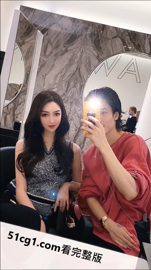 网友爆出黄晓明和 #叶珂 在一起了,这个网红好像已婚还有两个孩子,所以这是真的吗? - 51吃瓜网-51吃瓜网