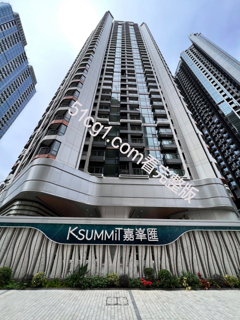 香港一住宅情侣阳台上演活春宫 - 51吃瓜网-51吃瓜网