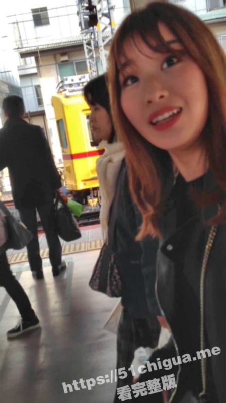 小日本街拍抄底！先找善良小姐姐问路拍脸 然后尾随偷拍 掀裙子录底裤 还有美女是光屁股的！-51吃瓜网