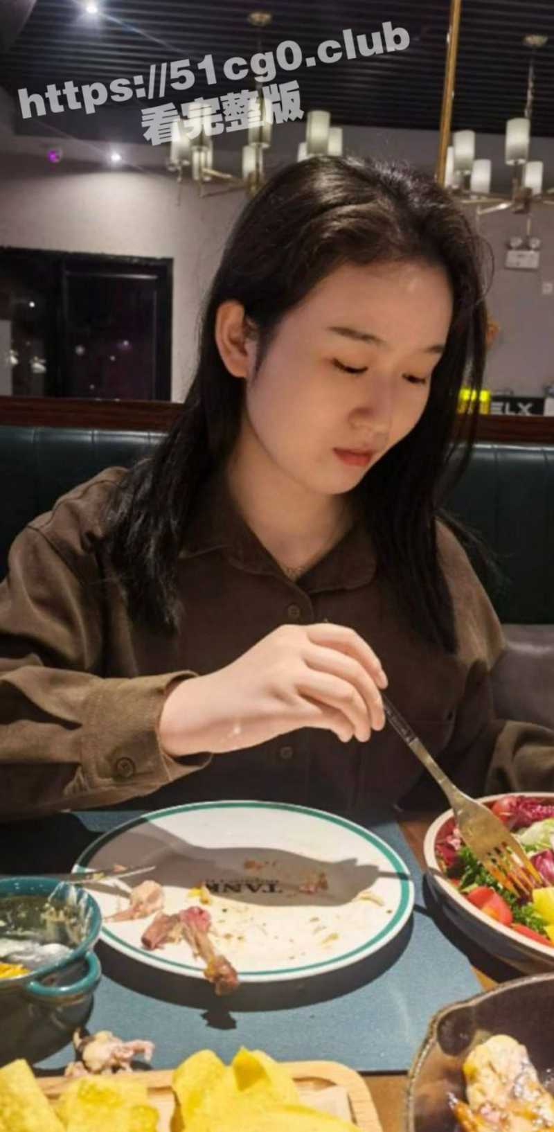 成都师范学院 文静学妹 赵怀婷 被男友调教成听话小母狗 乖乖伸出舌头掰开淫穴给主人看！ - 51吃瓜网-51吃瓜网