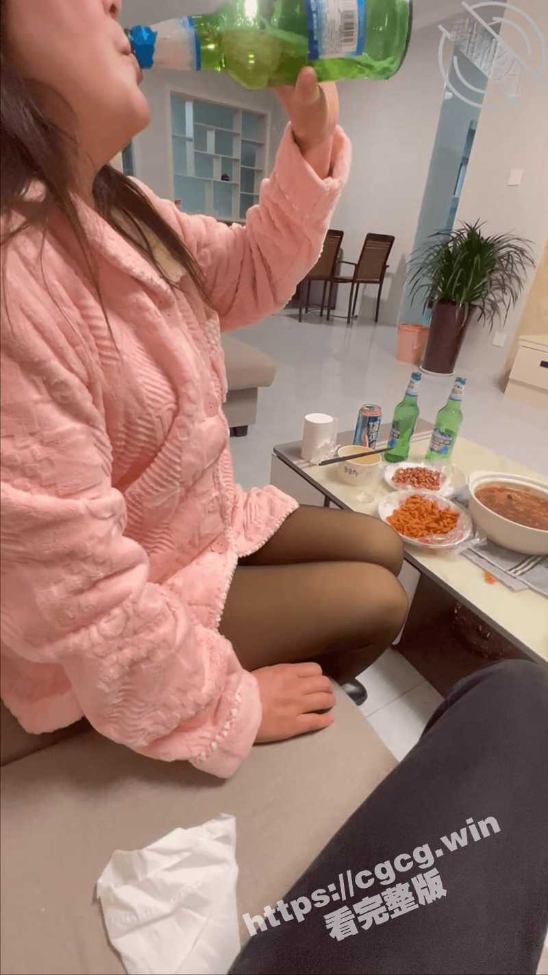 让人羡慕的母子乱伦 我的陪读妈妈 强暴内射醉酒的妈妈 高潮时喊着宝贝插我 毛毛居然是白色的！ - 51吃瓜网-51吃瓜网