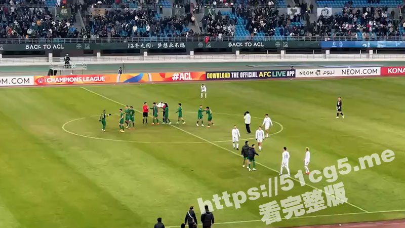 29日晚 浙江湖州奥体中心 亚冠赛浙江队3：2战胜武里南联队 赛后现场爆发激烈冲突！-51吃瓜网