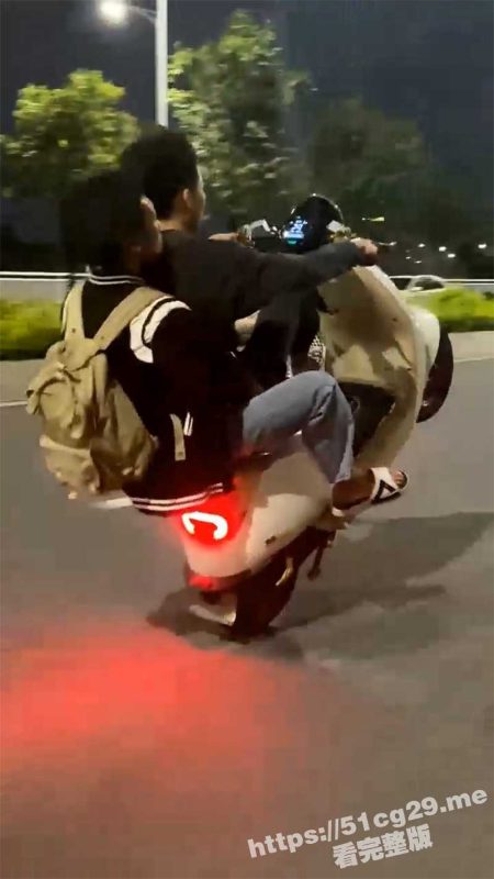 翘头失败合集！不狂还能叫年轻人吗 鬼火少年街头玩机车耍帅作死镜头合集！-51吃瓜网