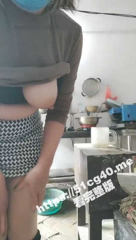 搞老头专业户熟女燕姐 带着伟哥去勾引五保户 大爷直接把燕姐搞到喷水 看来大爷年轻时候也是操逼好手呢！-51吃瓜网