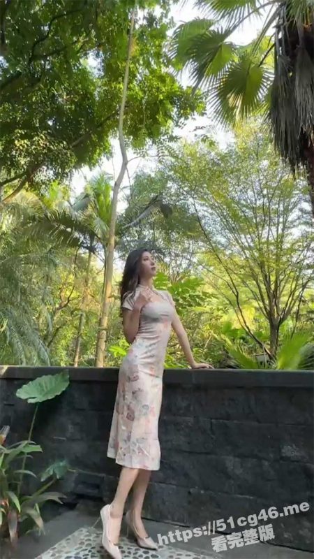 秀人网极品模特 章芃芃 土豪高价定制 九头身大美女最新大尺度裸舞掰穴自慰私拍视频流出-51吃瓜网