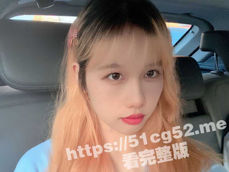 带江苏旅游职业学院女友出去旅游 到酒店将包臀牛仔裤脱掉一半 等不急直接插入她的馒头逼里！-51吃瓜网