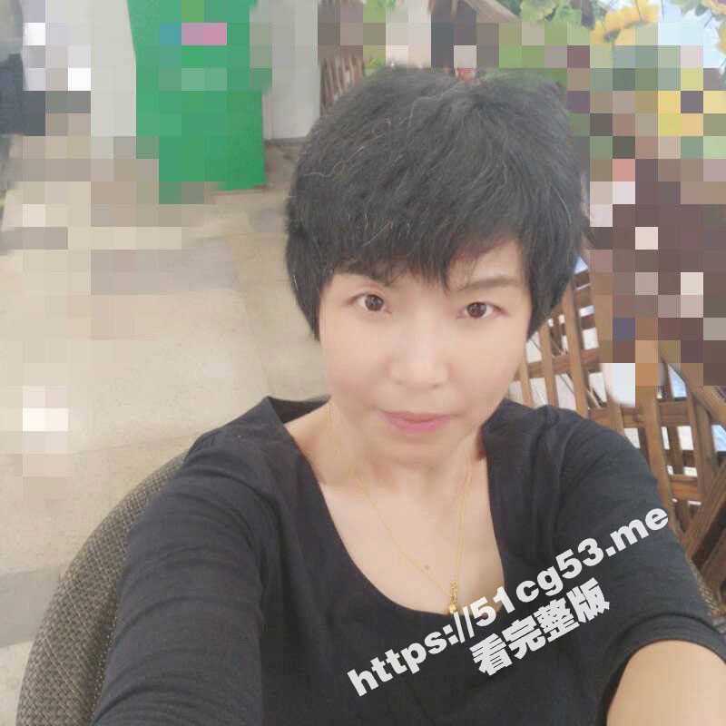 中国好老婆 妻子偷拍自己的亲妈洗澡尿尿给老公看  风韵犹存的丈母娘奶子又白又大 乳交一定很爽-51吃瓜网