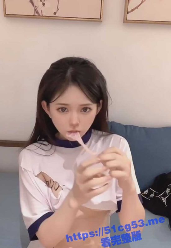 清纯日系反差小萝莉 学生服白丝淫文 化身人肉吃精便器！大口吃粉色套套里的精液！-51吃瓜网