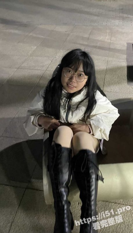 清纯初恋般的双马尾小萝莉被包养调教深喉拉丝 被金主带着3P曝光！-51吃瓜网