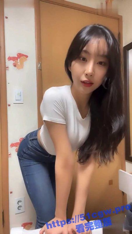 韩国首尔极品牛仔裤美臀女神 和男学员吃宵夜时喝多了 被带回出租屋进行啪啪 这身材真是绝美啊-51吃瓜网