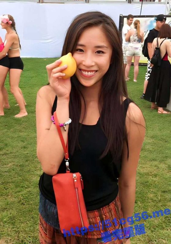 极品骚货Fiona 大奶翘臀身材一流的反差婊 别看长相甜美私下骚的像狗一样 卖力口交之后被炮友疯狂抽-51吃瓜网