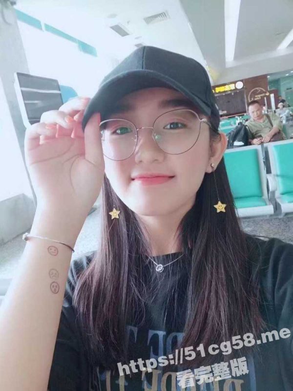 广东佛山 某教育培训机构老师 李冰雁 浴室发骚勾引男同事 还和学生家长约炮被发现后曝光！-51吃瓜网