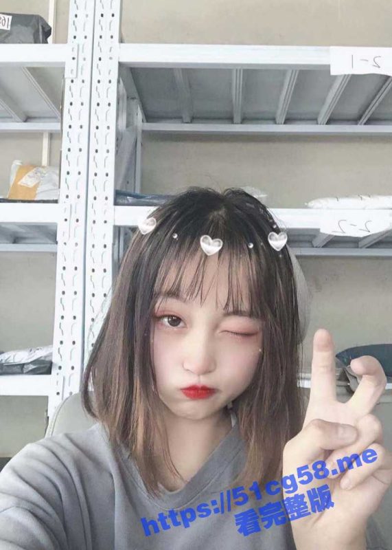 外网模特面试门！漂亮学妹被假经纪人欺骗 主动掰开鲍鱼看看是不是处女！-51吃瓜网