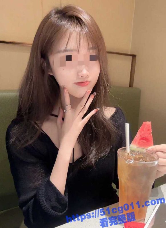 前女友的性感闺蜜 高颜值的反差小骚货 特别喜欢真空出门 最享受在公交车或户外 被人偷摸的快感-51吃瓜网