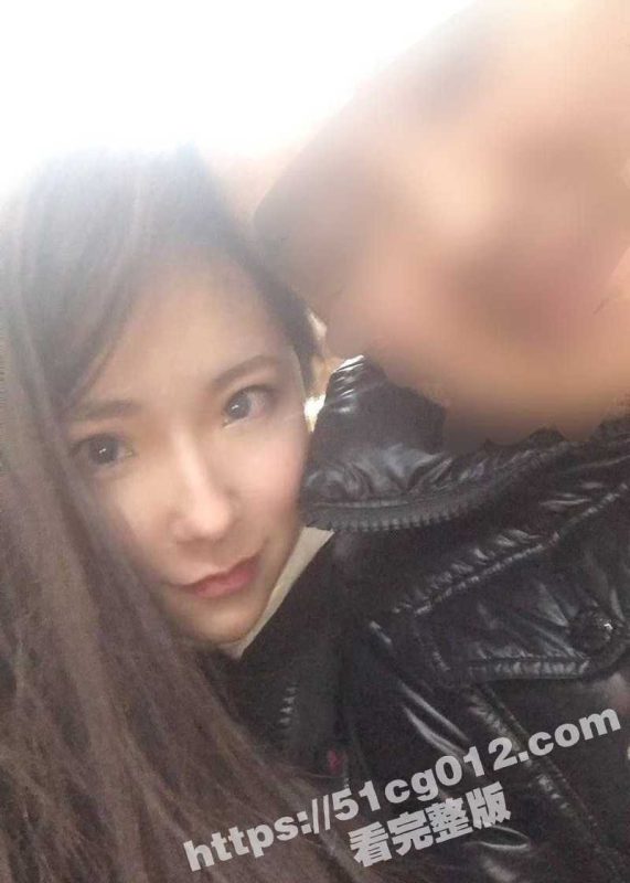 重庆极品反差人妻出轨性爱视频曝光 开档黑丝肉欲满满 翘起肥臀迎接情人大屌后入！-51吃瓜网