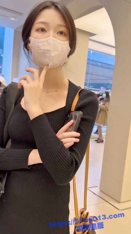 偷拍大神抄底极品身材包臀裙女神 天仙气质都溢出屏幕了 白色小内内 王思聪见了都要跪下舔！-51吃瓜网