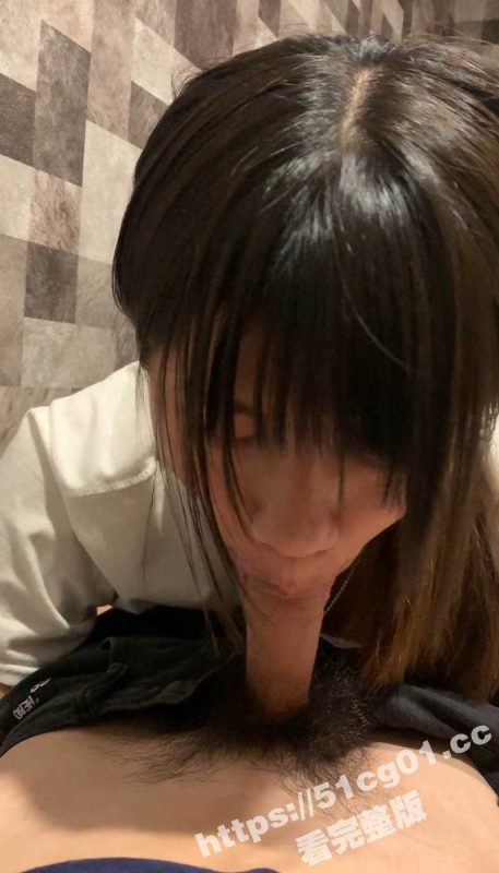 南昌情侣口交视频泄密流出！小女友对着男友的鸡巴一顿猛嗦后吐出嘴 吧唧了几下嘴感觉味道非常的不错-51吃瓜网