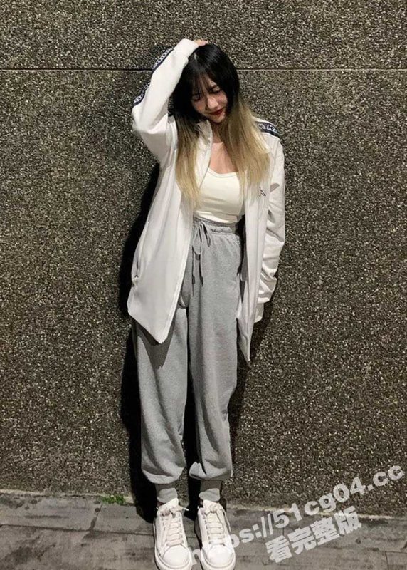 超骚的大奶短发美女与男同学刺激3p打炮性爱私拍视频泄密 年轻的身体就是够疯狂！-51吃瓜网