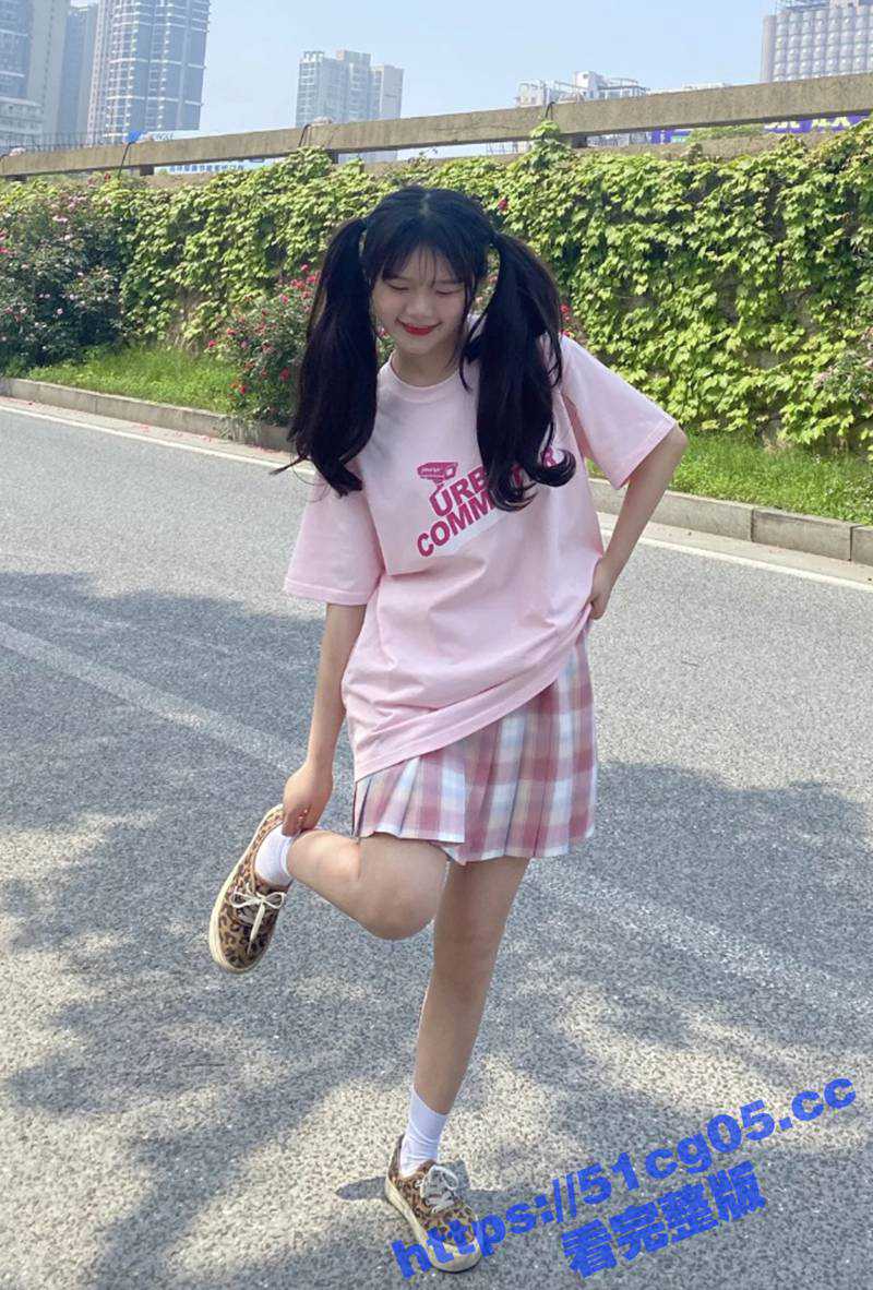 八块腹肌眼镜男体育生约啪双马尾JK学妹 性感小蜜桃臀被无套猛蹬 美腿自由摇曳 太有感觉了！ - 51吃瓜网-51吃瓜网