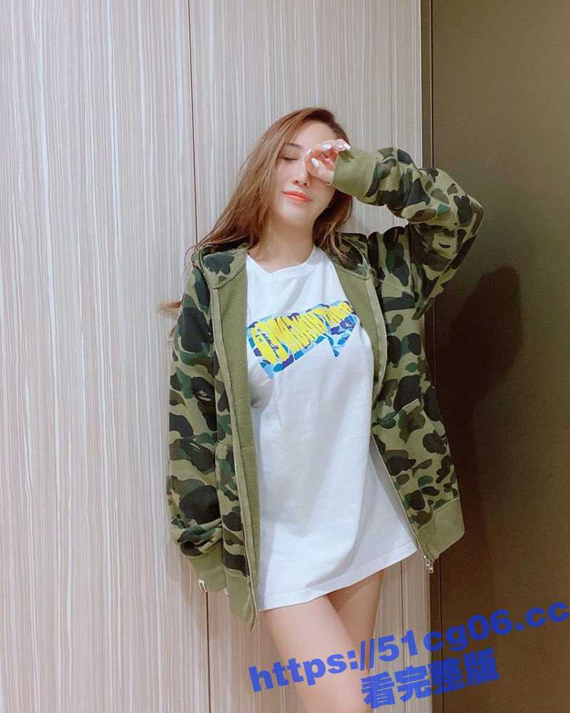 脸书小有名气大波气质女神 长腿翘臀身材火辣 与金主啪啪露脸自拍流出 兴奋的喘息呻吟声被疯狂输出尖叫 - 51吃瓜网-51吃瓜网