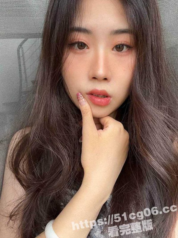 上海某传媒公司设计师 吉桂菁 刚结婚的大屁股骚货 人前良家人后淫娃 翘臀美腿超级诱人-51吃瓜网