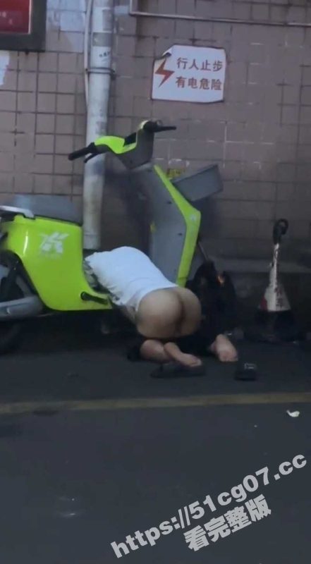 集美醉酒捡尸合集！撒泼哭闹 露逼露腚露奶 大小便失禁 一个比一个疯狂 女神形象尽毁啊-51吃瓜网