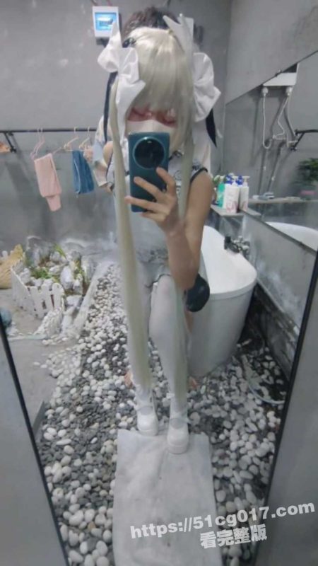 今天就用这个了！原创洛丽塔博主 软软兔 洗手间被爆操喷尿 梦寐以求的淫荡小女友！-51吃瓜网