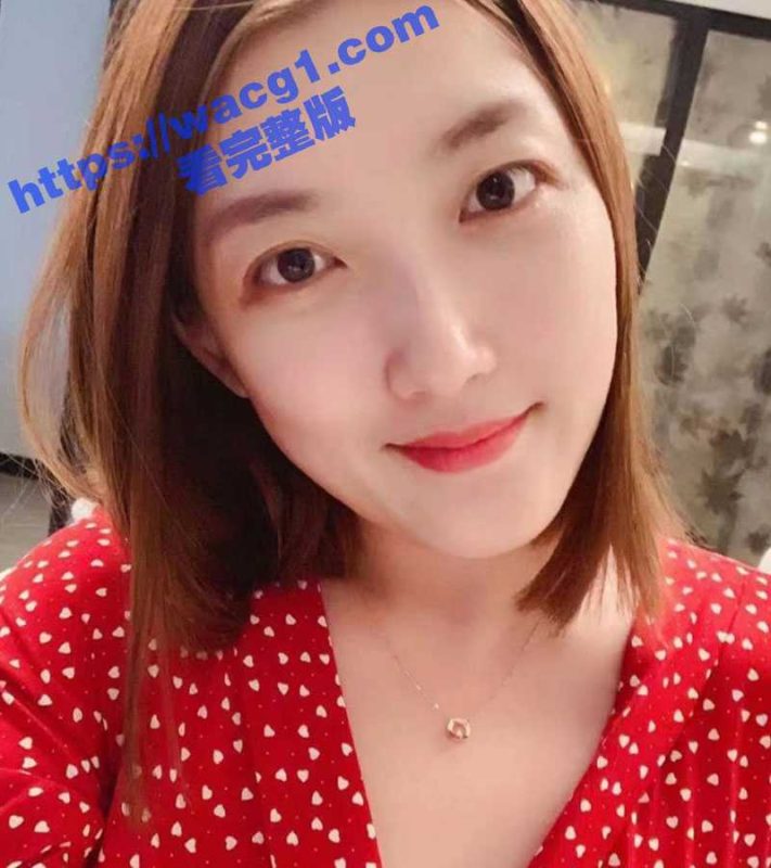 成都绿帽龟男分享淫妻给单男一起操 每次猛烈的撞击像海浪一样一波接着一波 彻底把淫妻操爽了-51吃瓜网