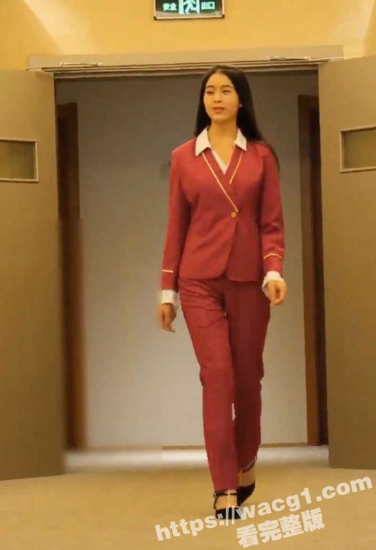 成都香格里拉极品高颜值酒店服务员 王凌 只要2000块钱 就答应穿各种制服丝袜 尽情摆弄身体诱惑我！-51吃瓜网