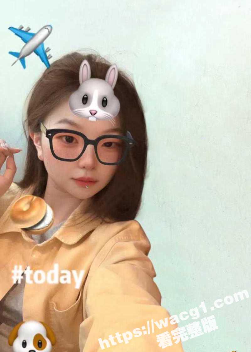 东北双鸭山母狗 赵盈盈 面容文静 可爱系女孩 穿上黑丝情趣装被油腻大叔床上按住爆操 太暴殄天物了! - 51吃瓜网-51吃瓜网