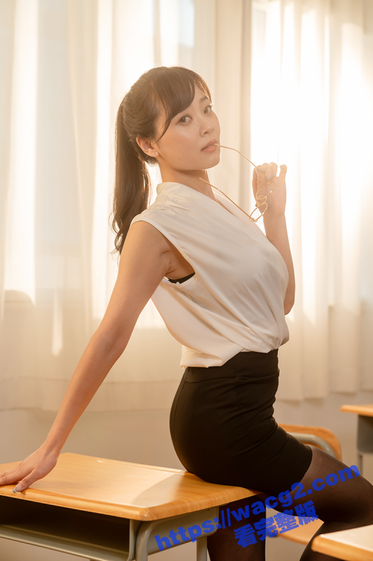 《女教师张越》剧照形象曝光，谁能唤起你懵懂青春的过往？-51吃瓜网