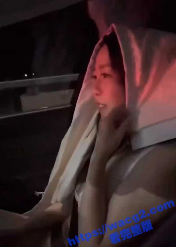 大学城高颜值骚母狗 表面有多清纯背地里就有多反差 深喉吃精喝尿淫叫样样精通！-51吃瓜网