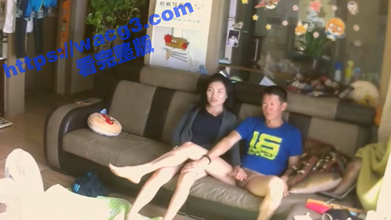 造孽呀！大鸡巴公公与儿媳偷情乱伦 骚儿媳撸硬鸡巴就主动坐上去摇 从地上干到沙发 最后居然还内射 - 51吃瓜网-51吃瓜网