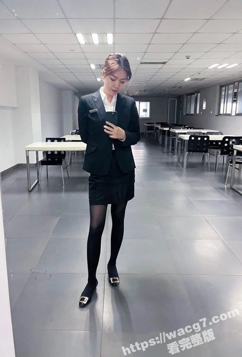 长沙奔驰女销售卖车送炮 性感黑丝长腿 销魂无套后入 呻吟不断叫人心痒痒！ - 51吃瓜网-51吃瓜网