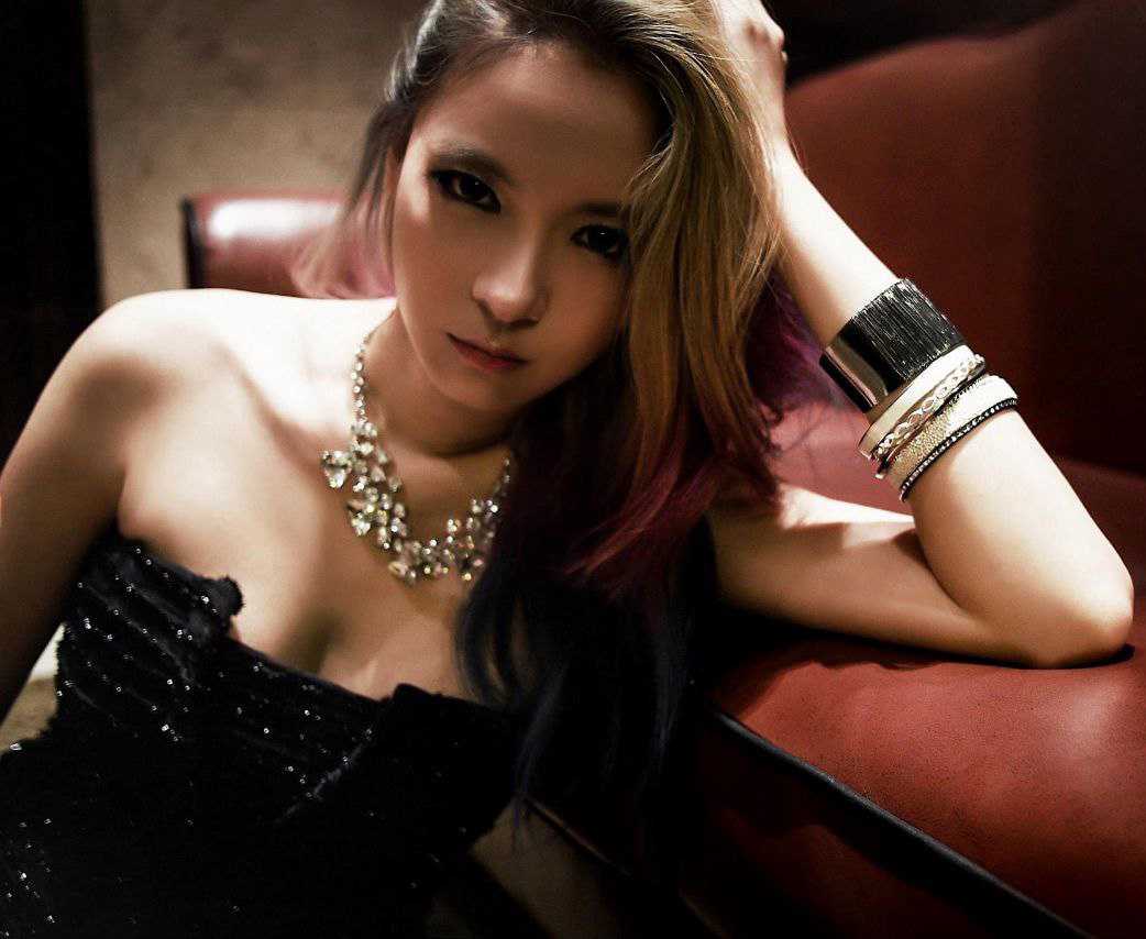 台妹甜腻呻吟酥麻入骨 一流模特沦为有钱人玩物 昔日女神如今成金主的骚母狗 - 51吃瓜网-51吃瓜网