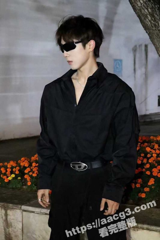 金华职业技术大学商学院女老师 刘徐轶琛 出轨网红男学生 孩子还不会走路呢 就给老公戴上绿帽-51吃瓜网