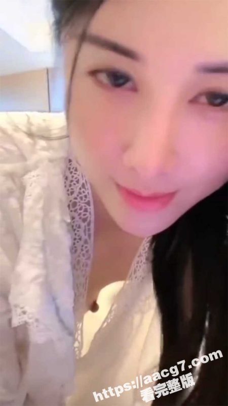 抖音骚鸡走光合集 各路主播故意走光 最新精选流量密码 擦边直播春光乍现 记录这一瞬间的美丽-51吃瓜网