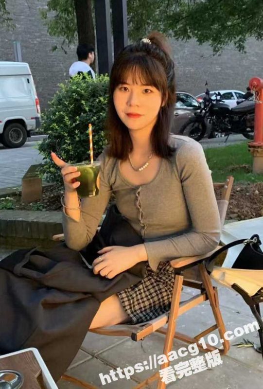 单位小领导酒店潜规则高挑美女同事 白嫩皮肤姿势多样 全程主动骑乘飘飘欲仙-51吃瓜网